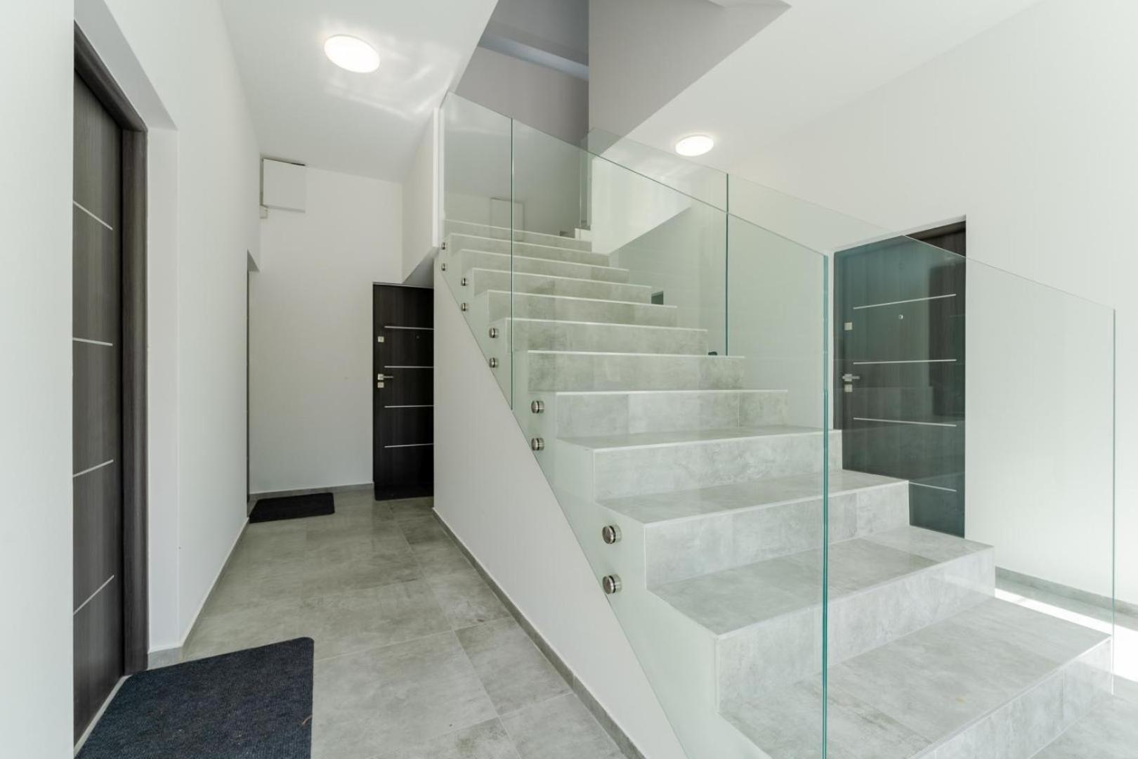 Apartamenty Ok'S - Blisko Centrum W Pelni Wyposazone - By Spaceapart Jelenia Góra Екстериор снимка